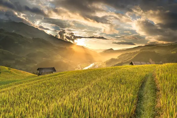 A beautiful sunrise over a mountain range